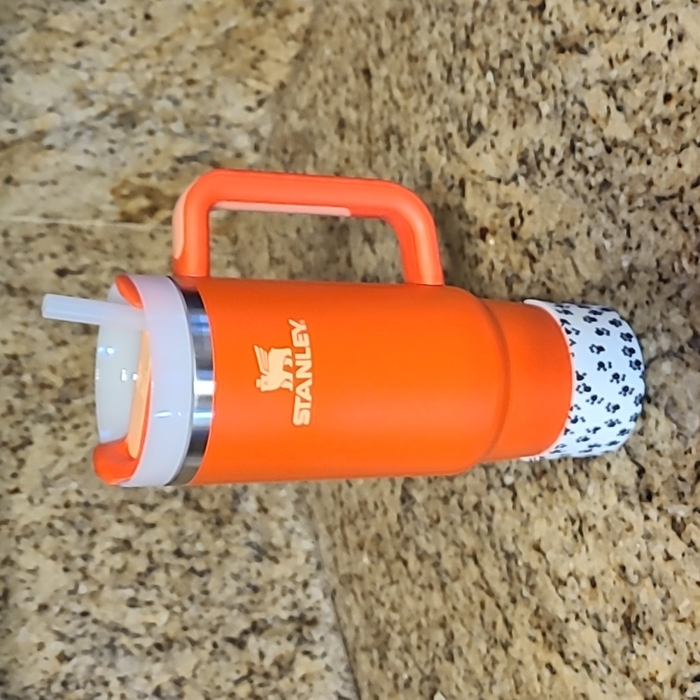 30oz Stanley EUC orange